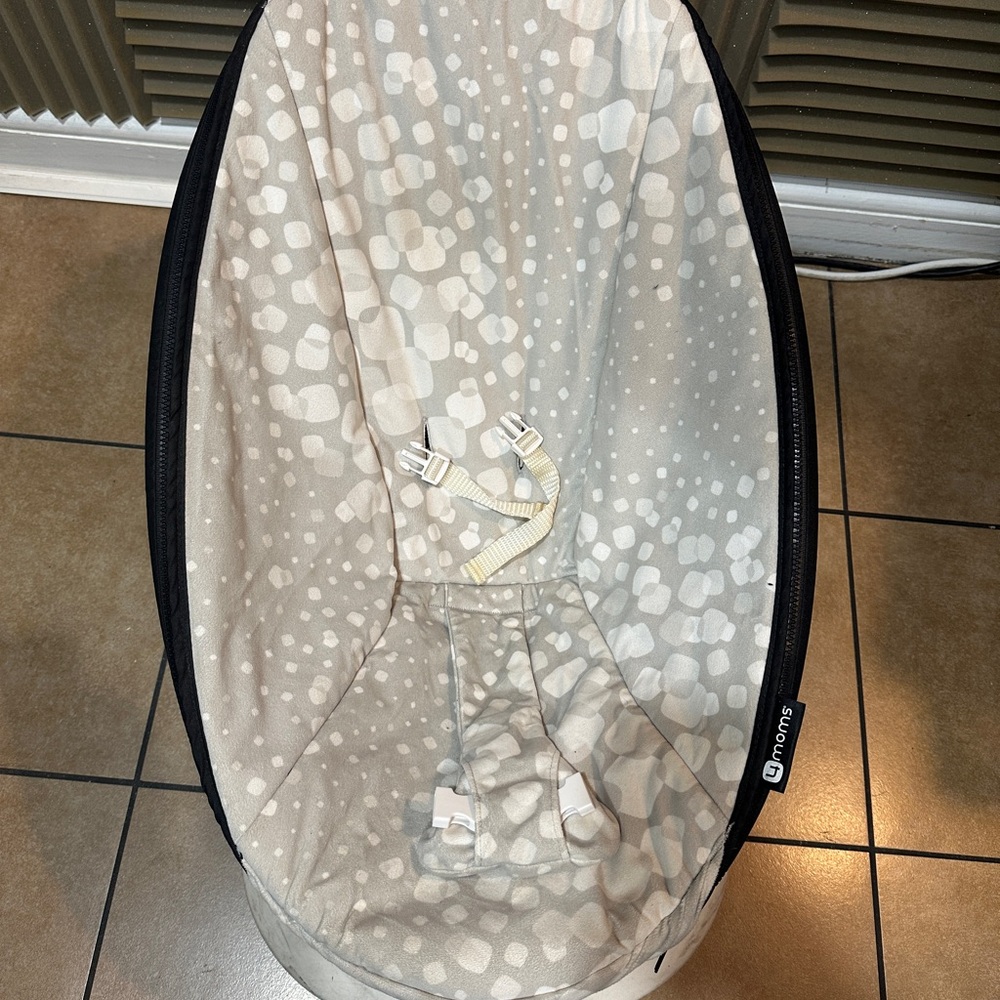 4moms Baby Rocker with Patterned Fabric